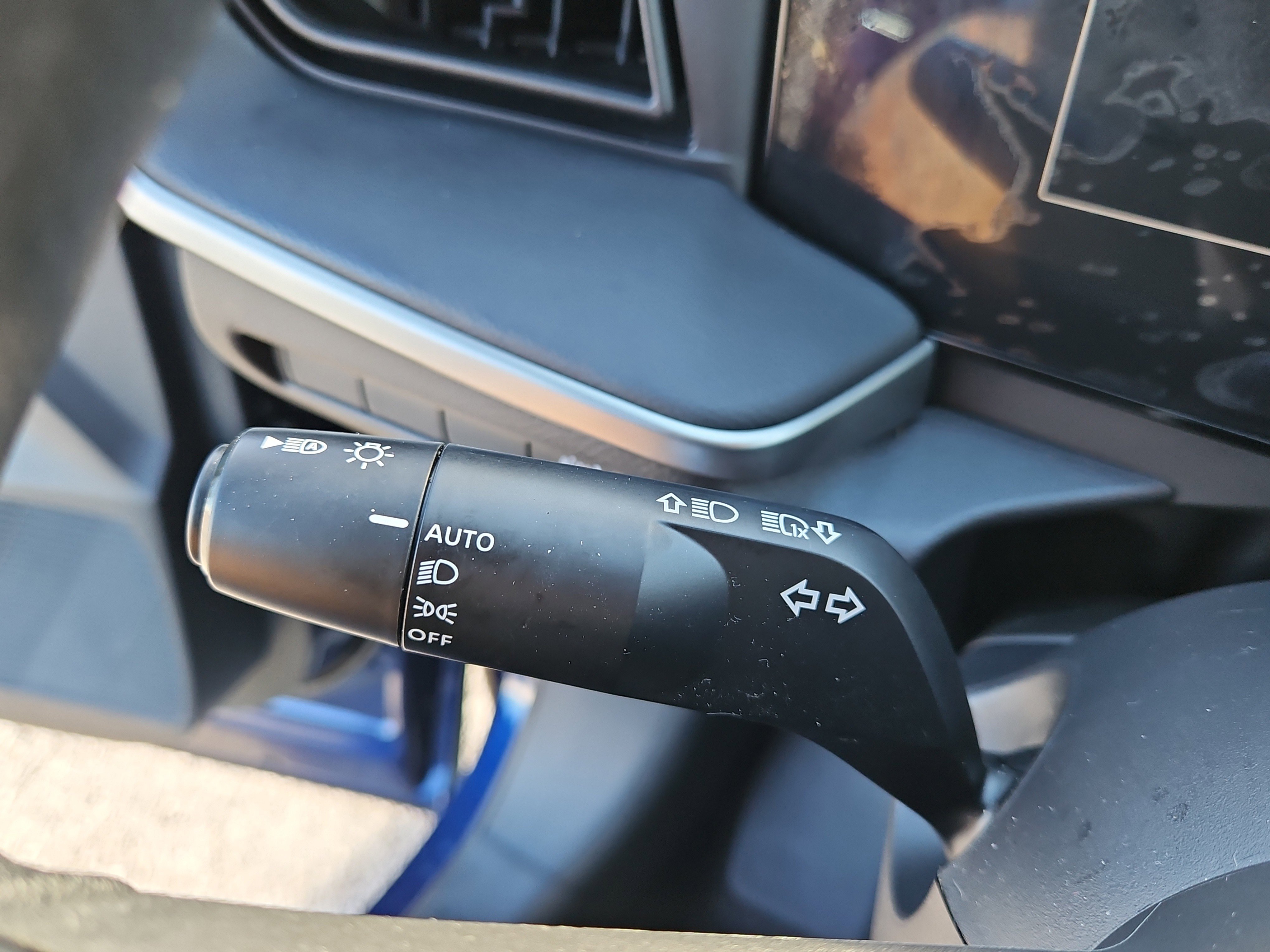 Used 2025 Nissan Kicks S FWD image 19