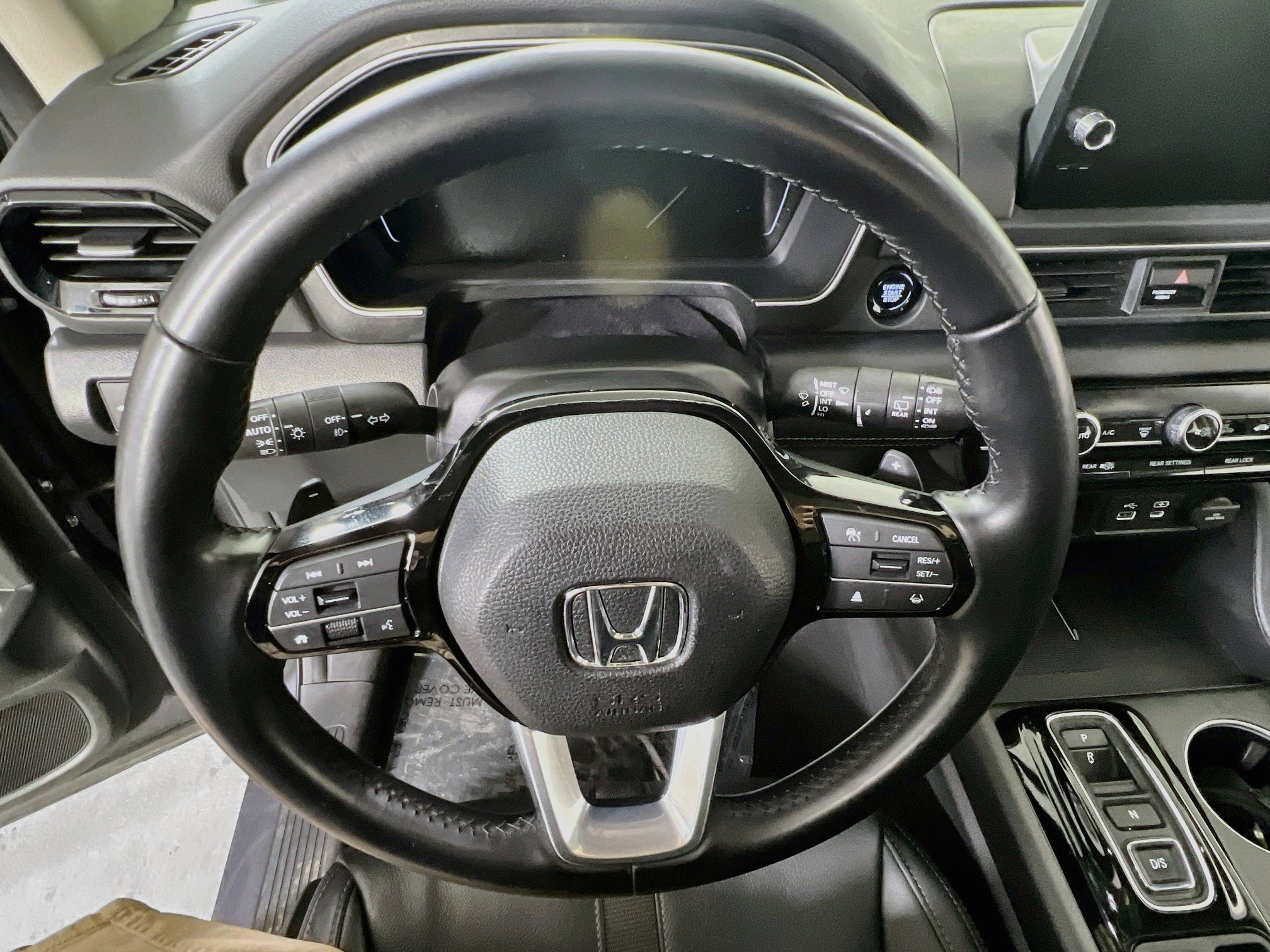 Used 2023 Honda Pilot Touring image 11