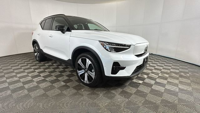 Used 2023 Volvo XC40 Recharge Plus AWD/4WD image 2
