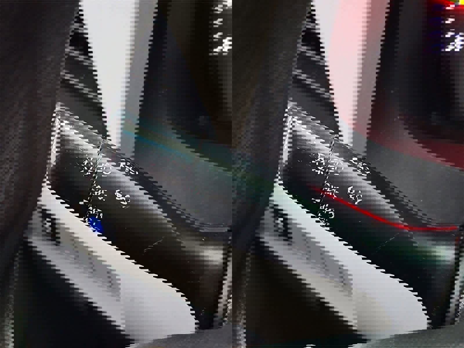 Used 2016 Toyota Sienna L image 26