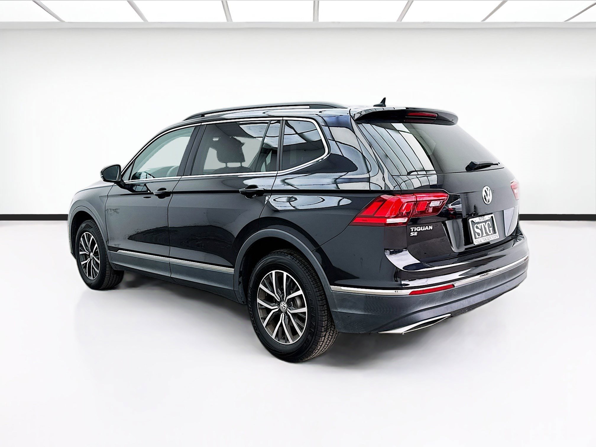 Used 2020 Volkswagen Tiguan SE FWD image 6