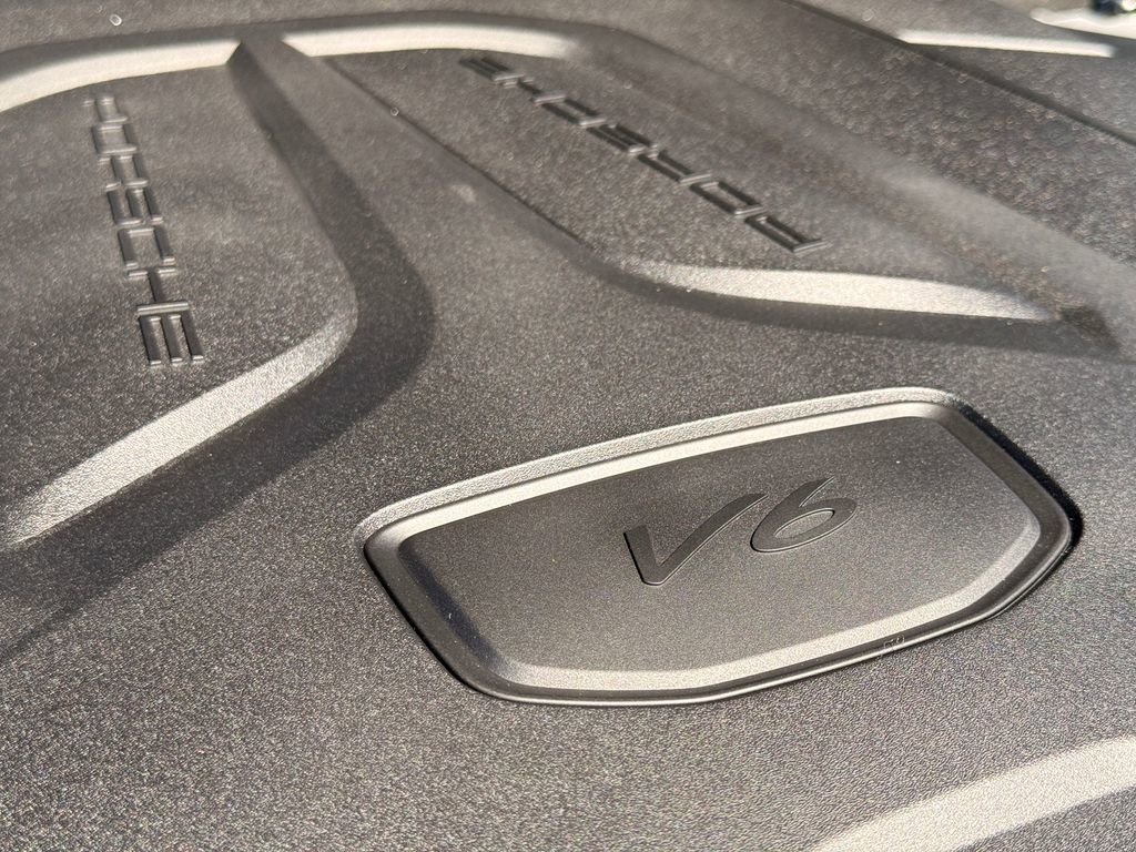 Used 2024 Porsche Cayenne image 6
