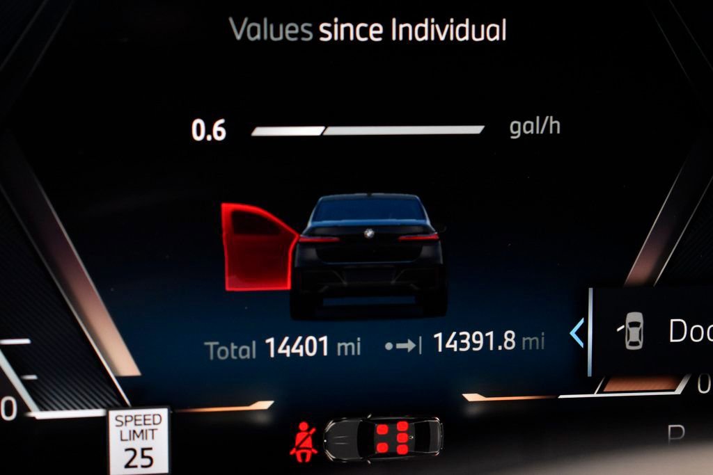 Used 2025 BMW 760i xDrive image 52