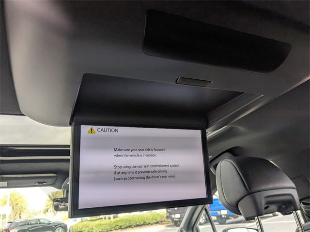 Used 2025 Toyota Sienna Platinum image 21