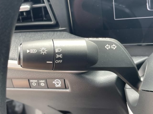 New 2026 Nissan Kicks SV w/ Interior Electronics Package FWD image 32