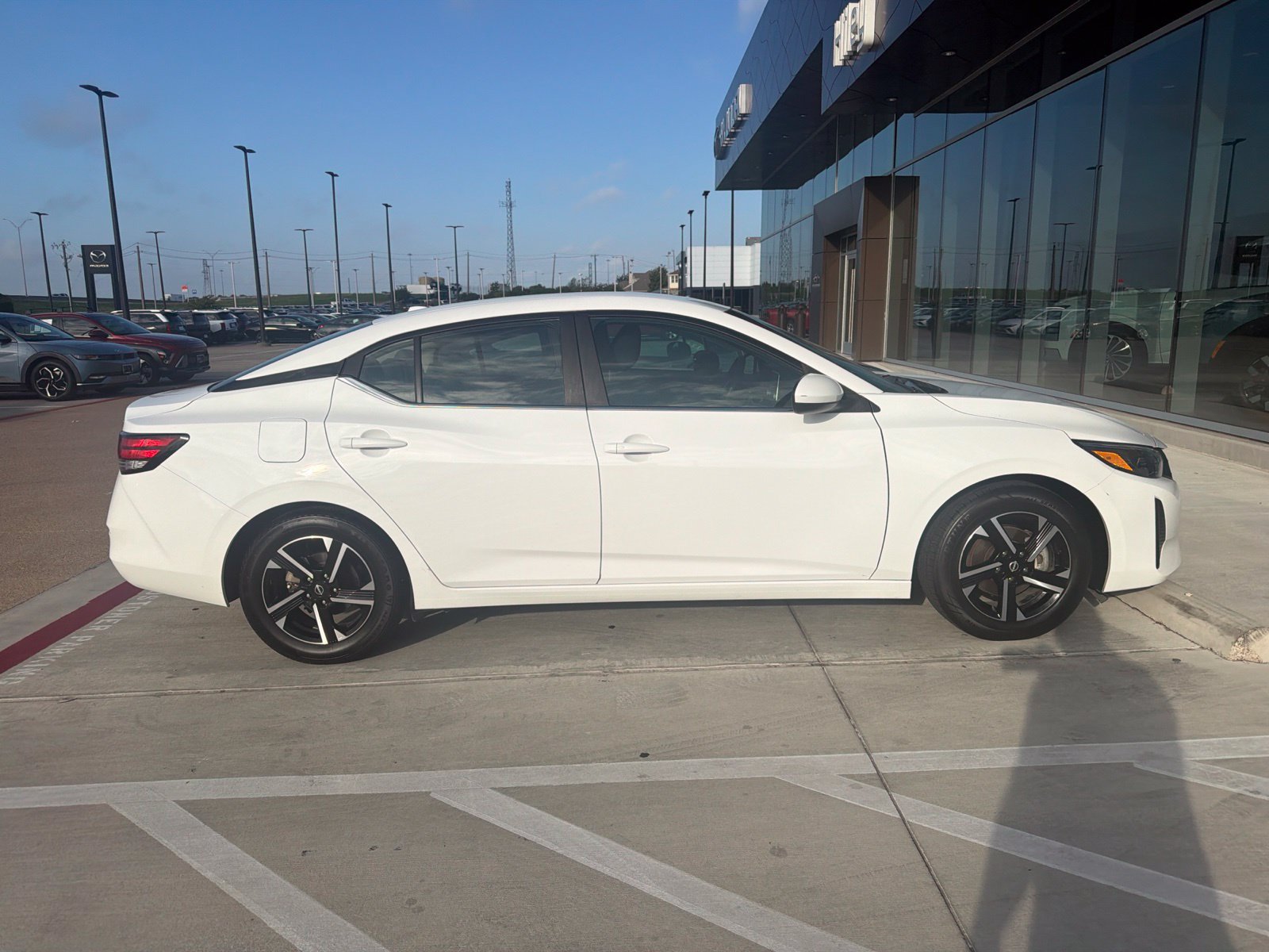 Used 2024 Nissan Sentra SV FWD image 4