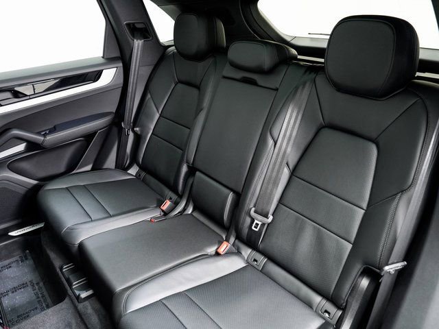 New 2026 Porsche Cayenne image 25