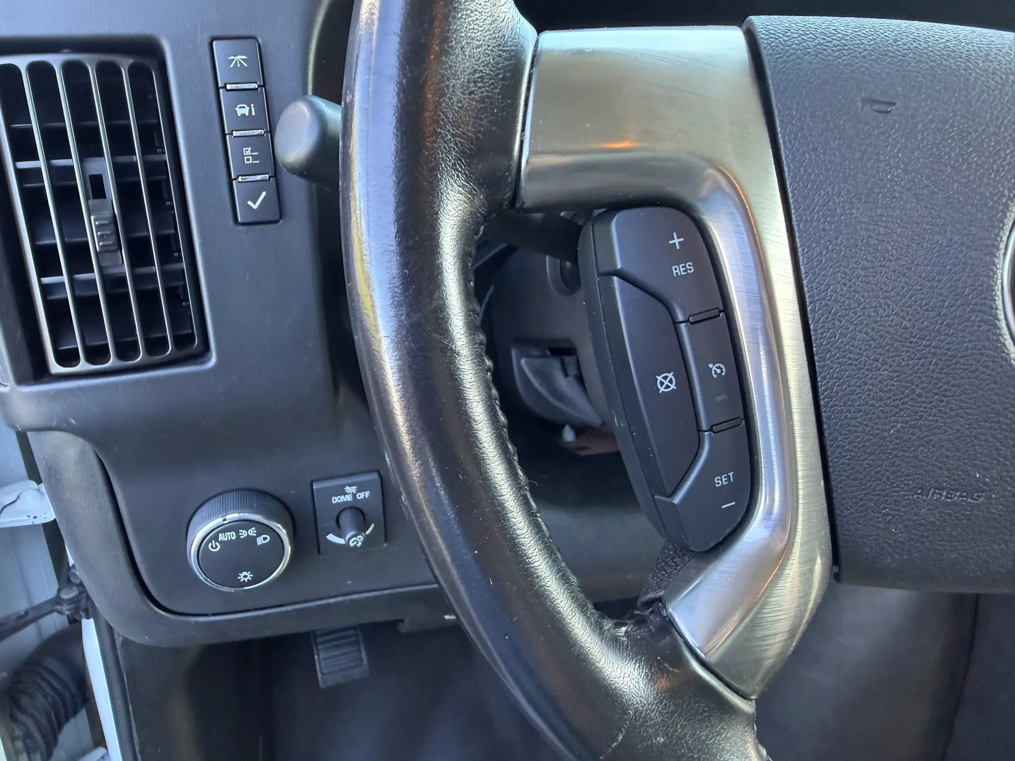 Used 2019 Chevrolet Express 2500 w/ Driver Convenience Package RWD image 15