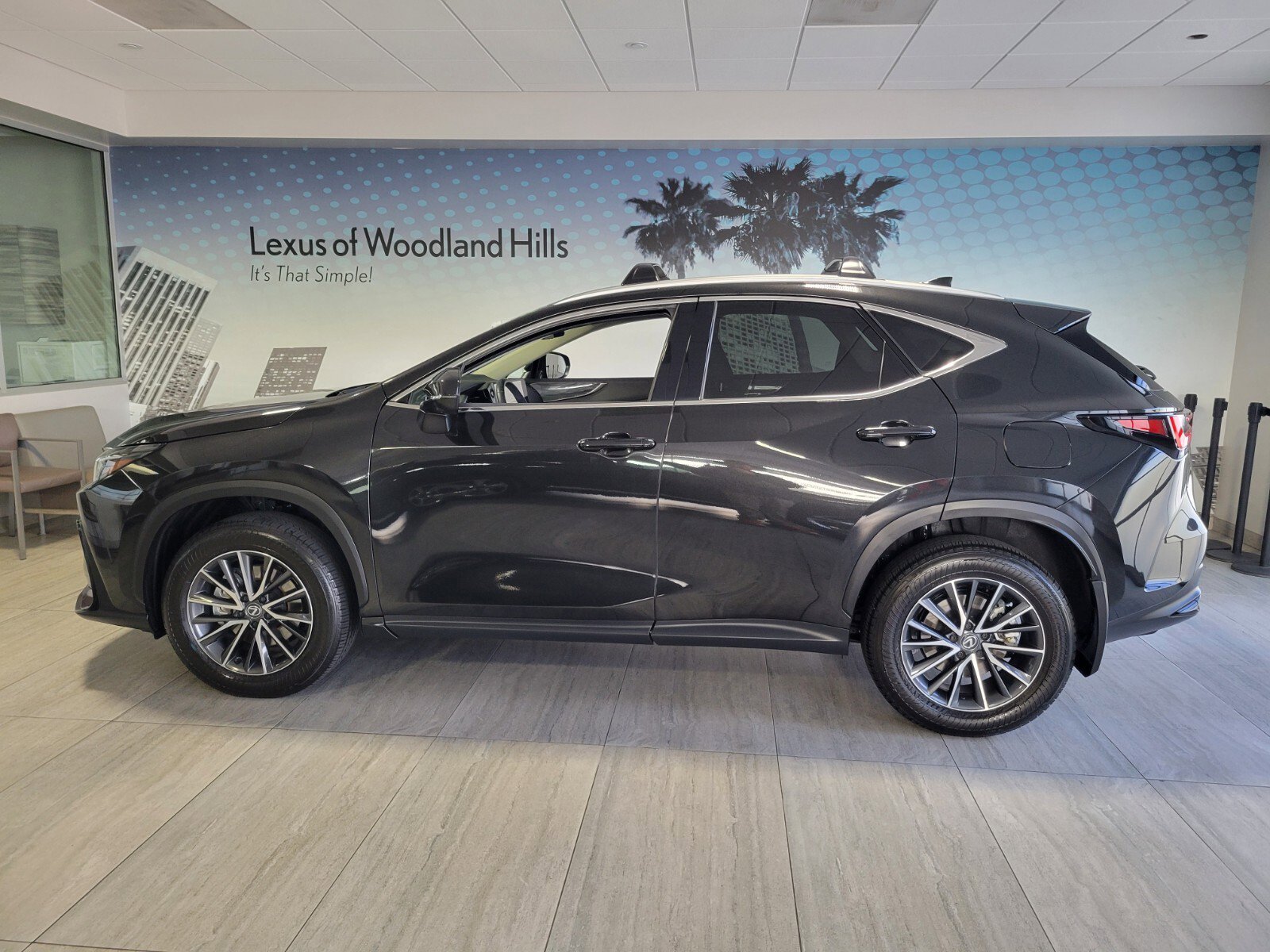 Used 2025 Lexus NX 350h AWD w/ Premium Package image 2