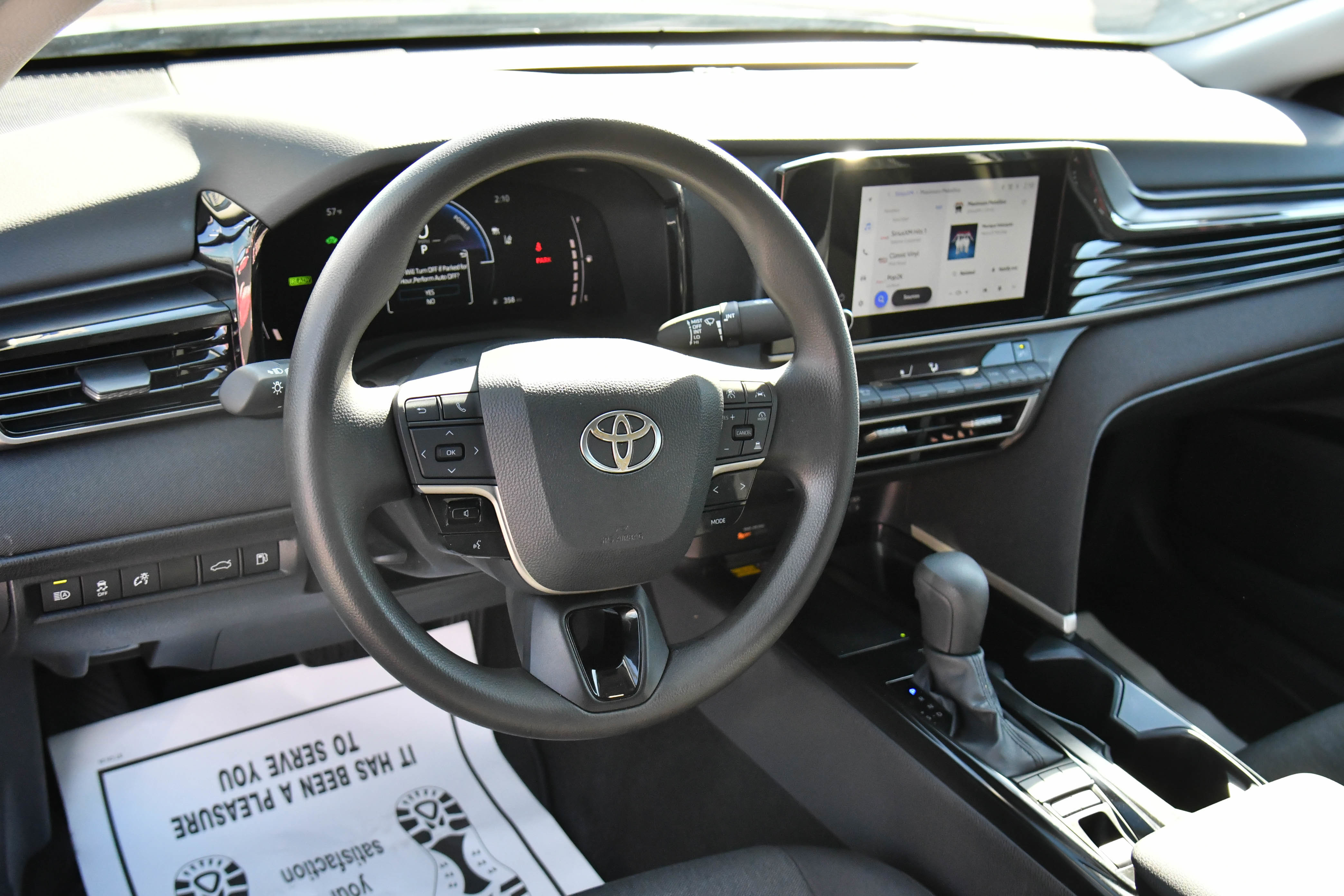 Used 2025 Toyota Camry LE image 16