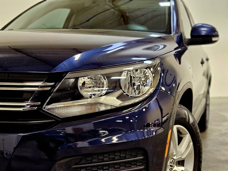Used 2012 Volkswagen Tiguan LE FWD image 13