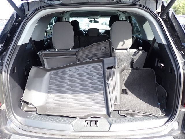 Used 2023 Ford Explorer XLT AWD/4WD image 9