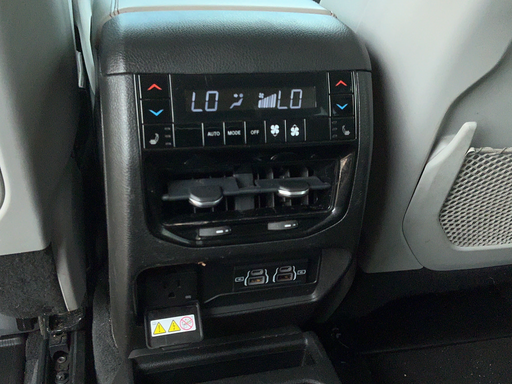 Certified 2021 Jeep Grand Cherokee L Overland w/ Luxury Tech Group IV AWD/4WD image 16