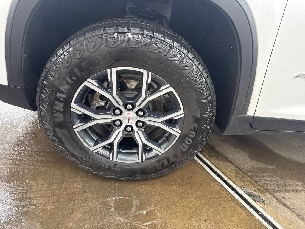 Used 2025 GMC Acadia AT4 w/ LPO, All-Weather Package AWD/4WD image 11