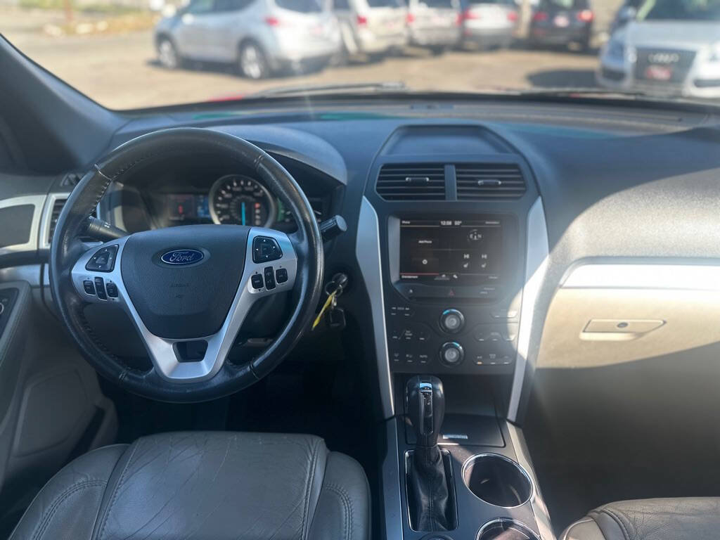 Used 2012 Ford Explorer XLT AWD/4WD image 23