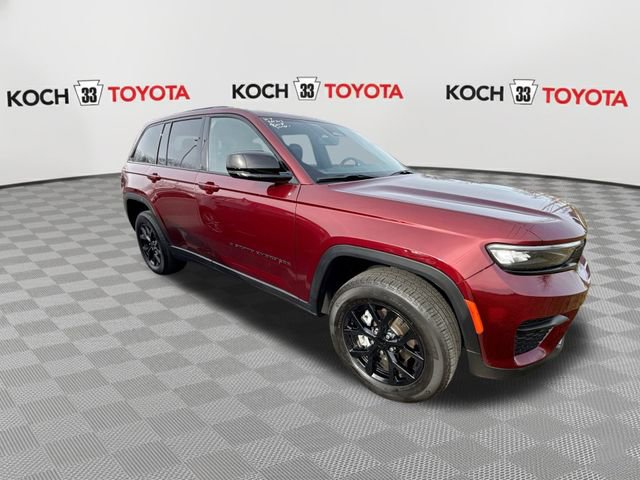 Used 2024 Jeep Grand Cherokee Altitude image 9