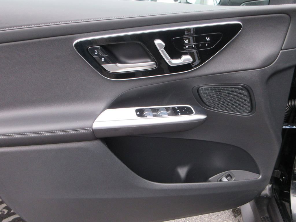 New 2026 Mercedes-Benz GLC 300 4MATIC image 9