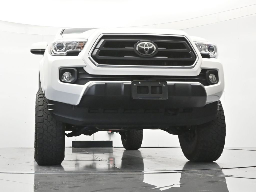 Used 2021 Toyota Tacoma SR5 AWD/4WD image 38