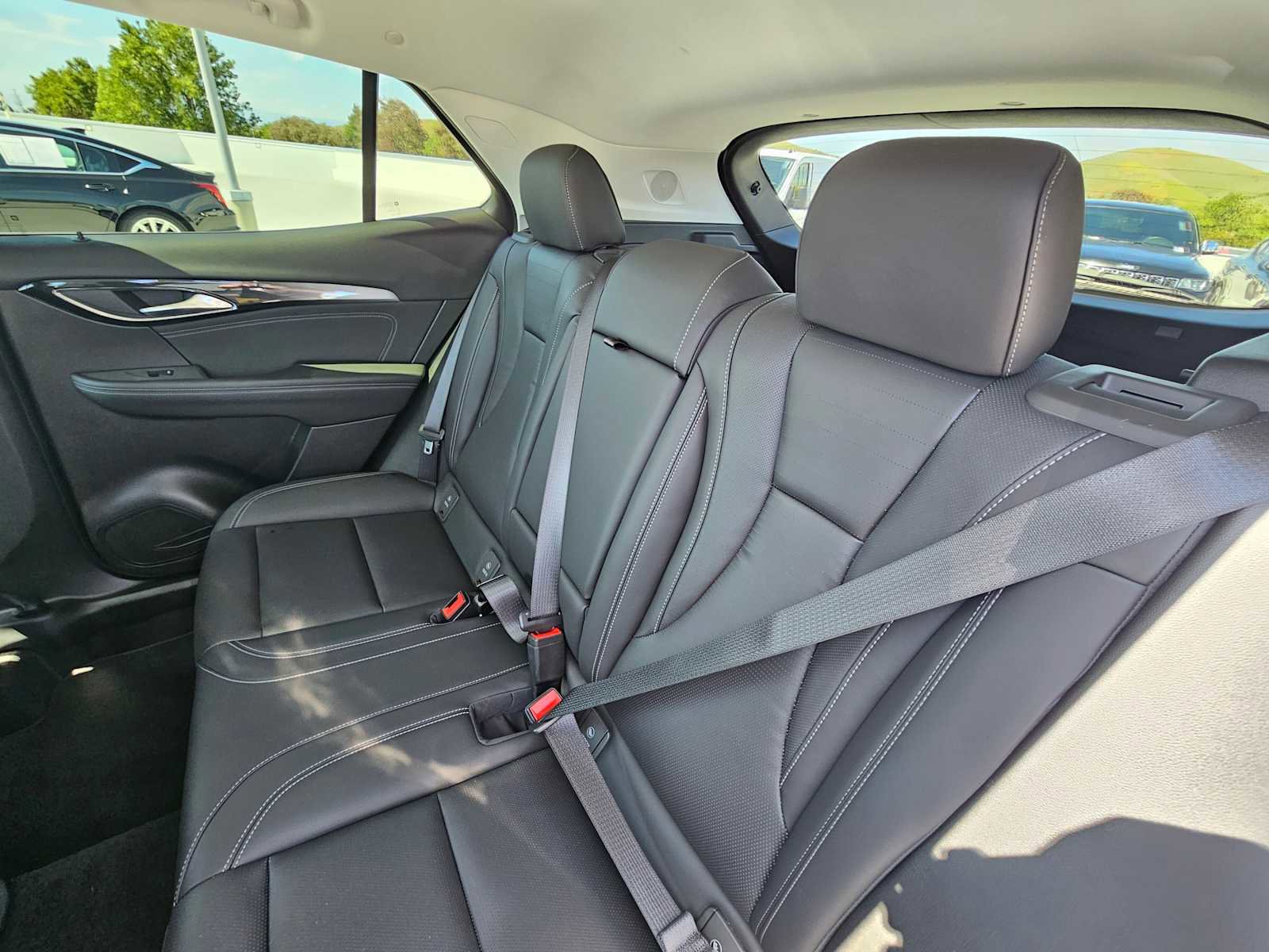 Used 2025 Buick Envision Preferred image 17