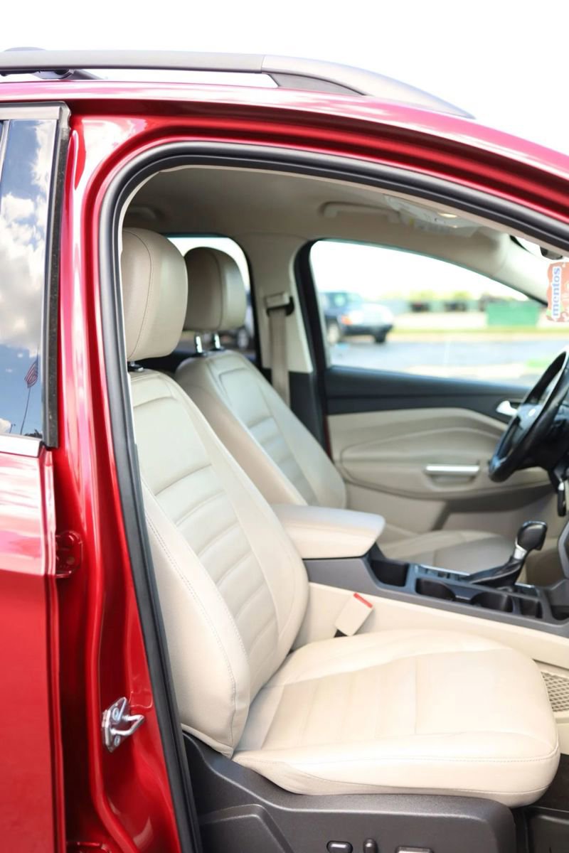 Used 2017 Ford Escape SE w/ SE Leather Comfort Package image 37