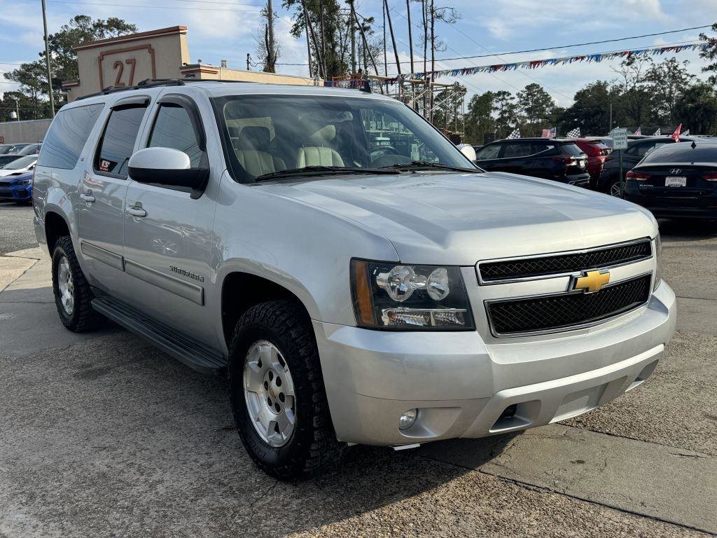 Used 2012 Chevrolet Suburban LT w/ Luxury Package AWD/4WD image 3