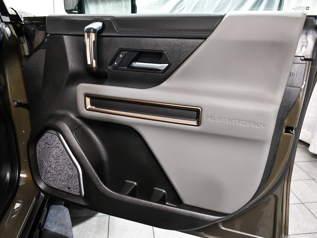 Used 2025 GMC Hummer EV 2X w/ LPO, Cargo Utility Package AWD/4WD image 15