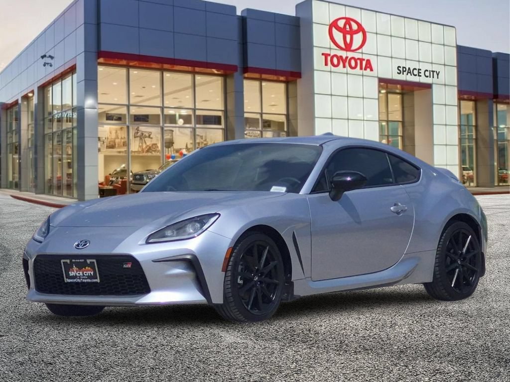 Used 2024 Toyota GR86 Premium RWD image 2