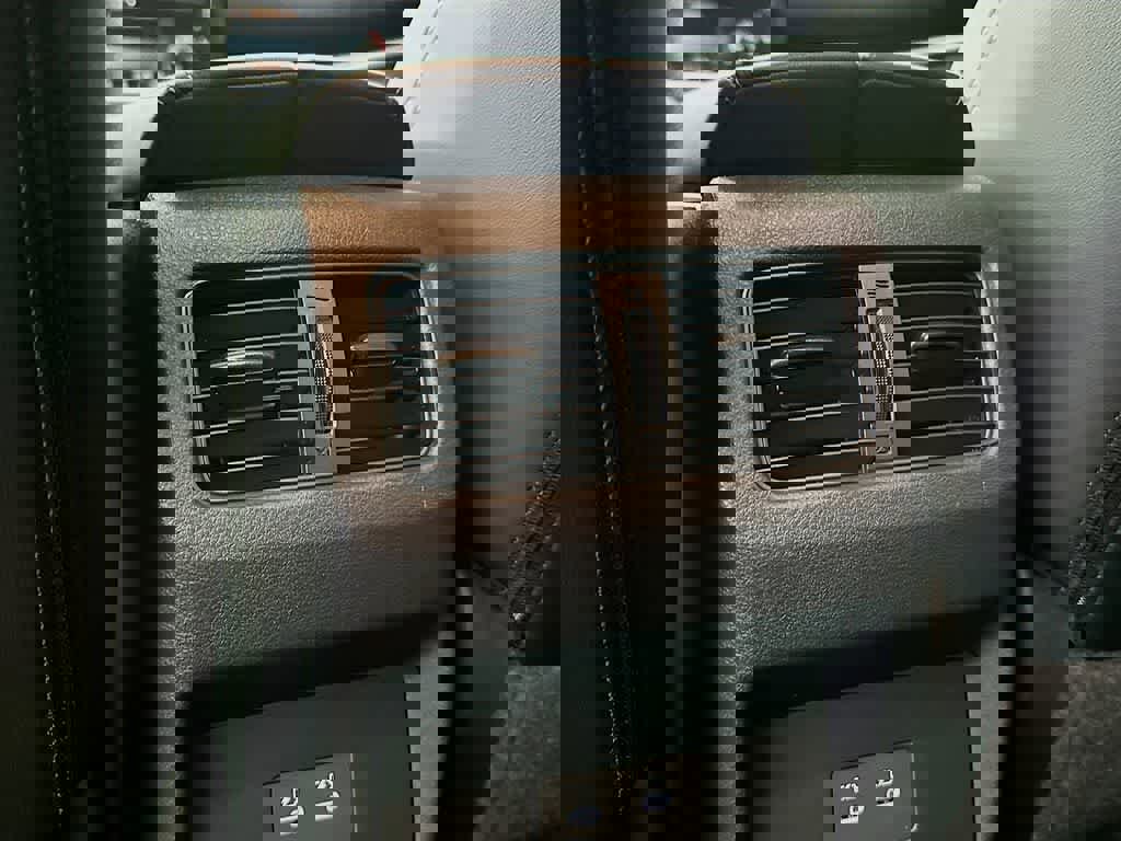 Used 2024 Nissan Rogue SL image 13