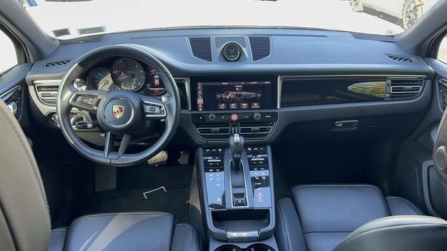 Used 2024 Porsche Macan image 12