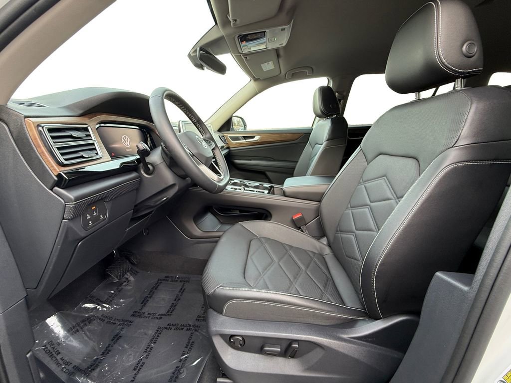 Used 2025 Volkswagen Atlas SE image 9