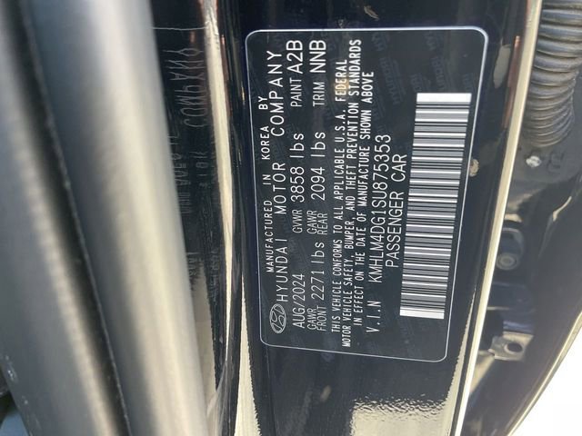 Used 2025 Hyundai Elantra Sport FWD image 32