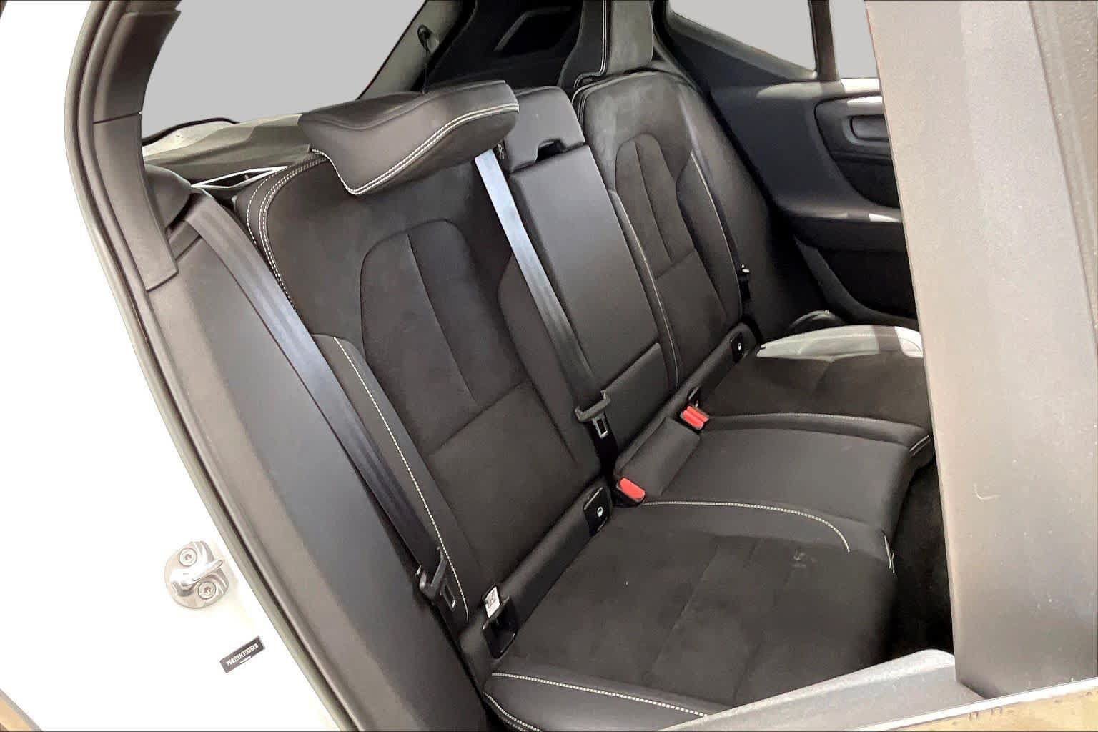 Used 2023 Volvo XC40 Recharge Ultimate AWD/4WD image 18