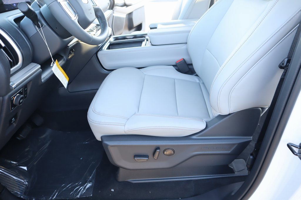 New 2025 Ford Expedition Active image 12