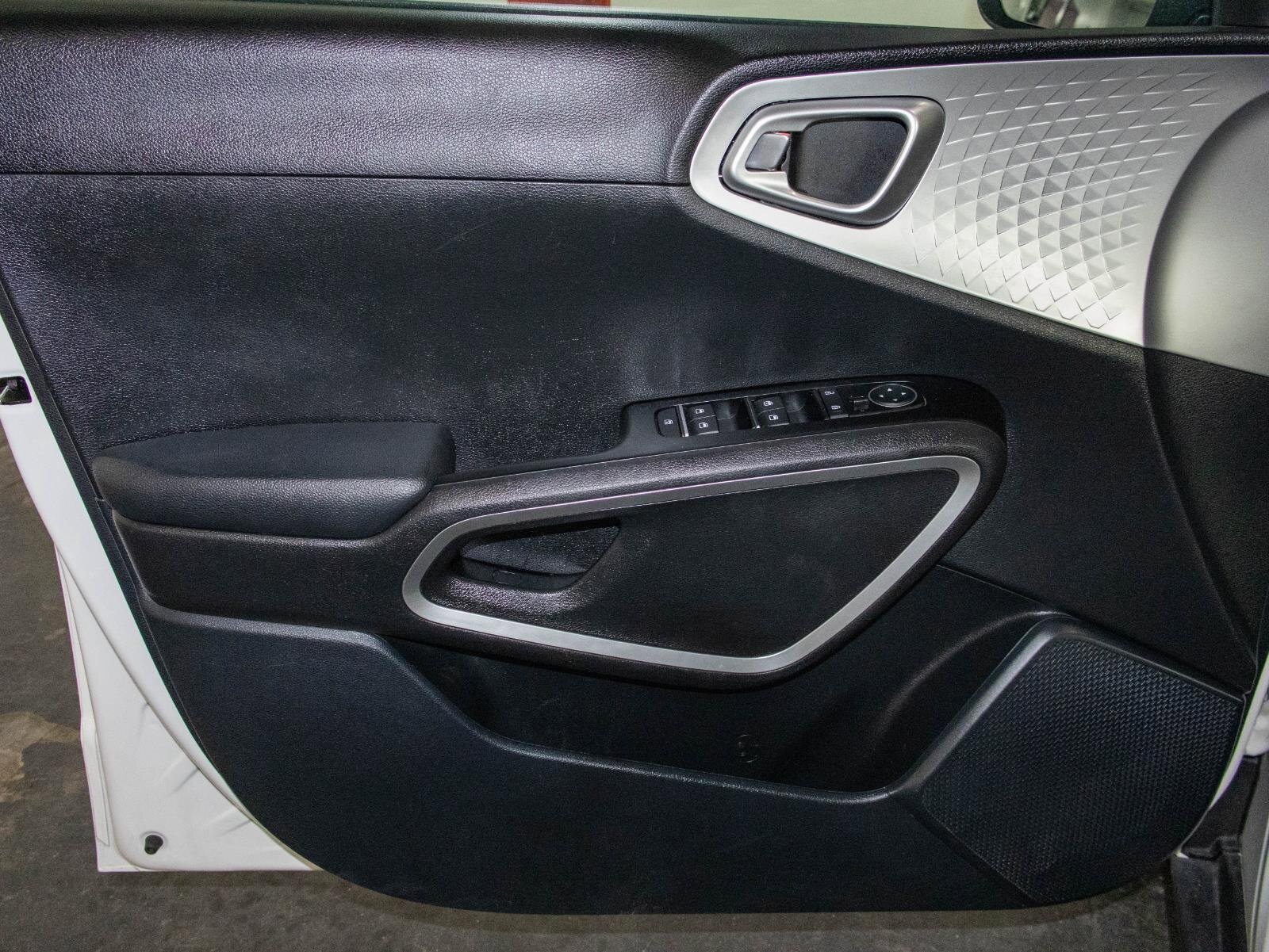 Used 2024 Kia Soul LX w/ Option Group 015 image 10