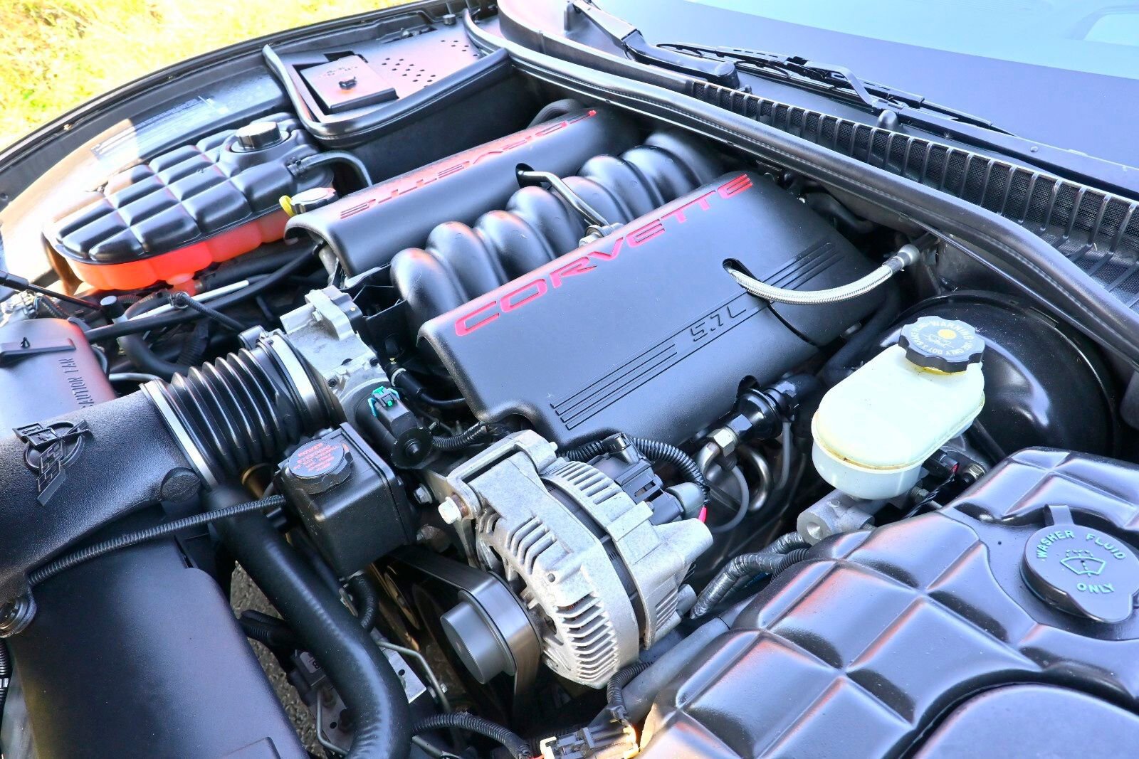 Used 2001 Chevrolet Corvette Coupe w/ Preferred Equipment Group2 image 26