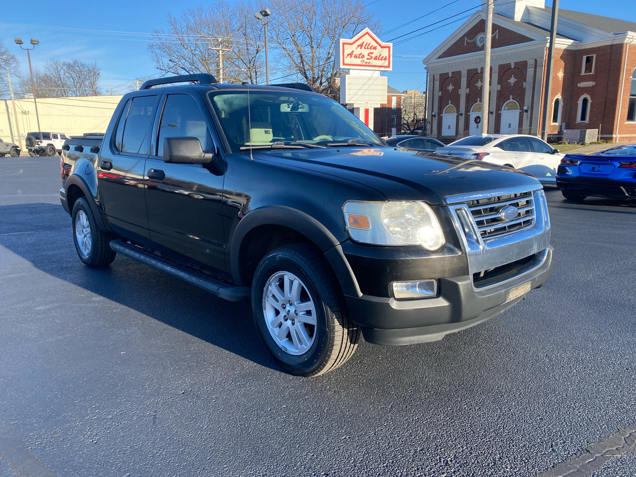 Used 2007 Ford Explorer Sport Trac XLT image 2
