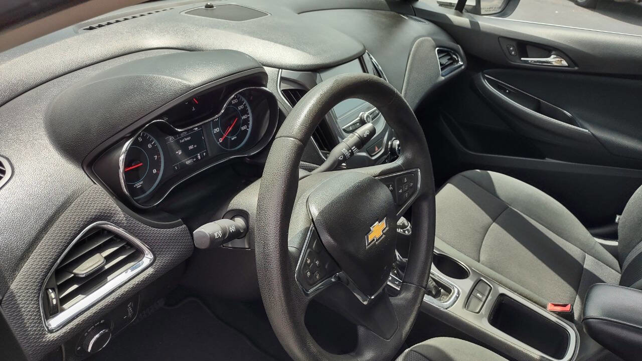Used 2016 Chevrolet Cruze LT w/ Convenience Package image 14