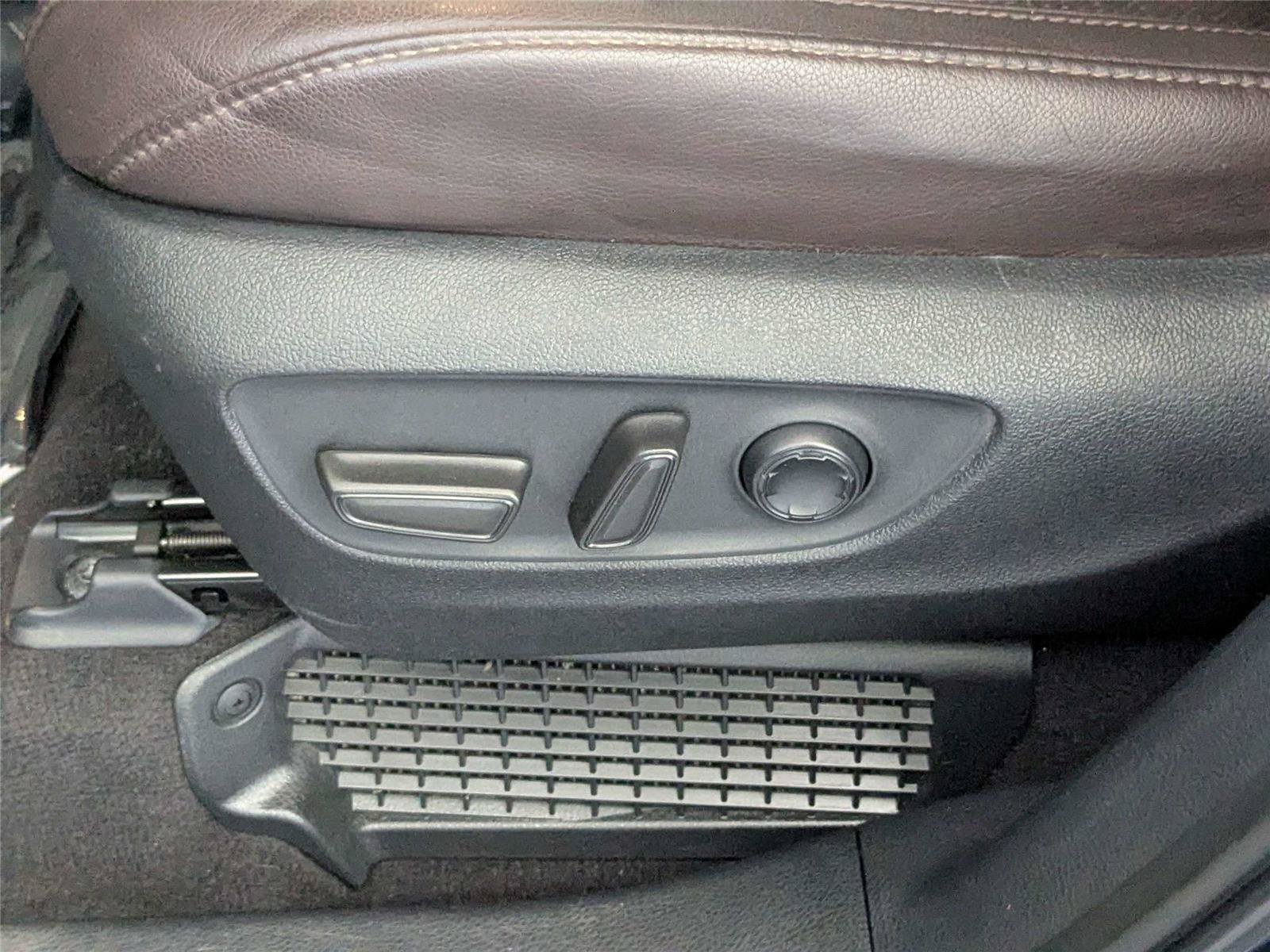 Certified 2022 Toyota Sienna Platinum FWD image 14