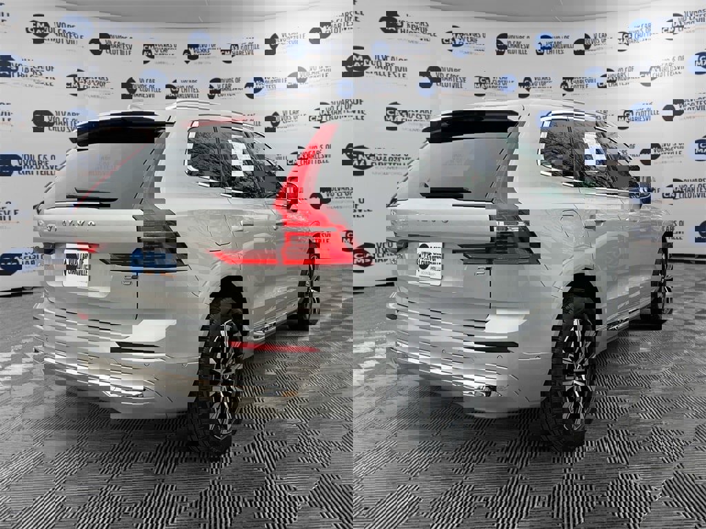 Certified 2023 Volvo XC60 B5 Plus image 5