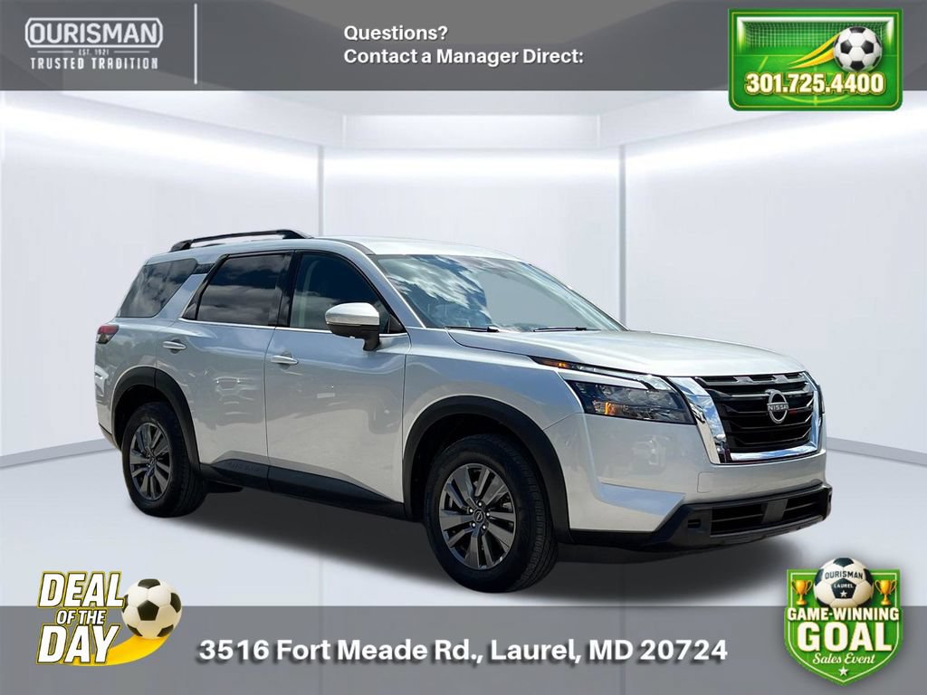 Used 2025 Nissan Pathfinder SV AWD/4WD image 1