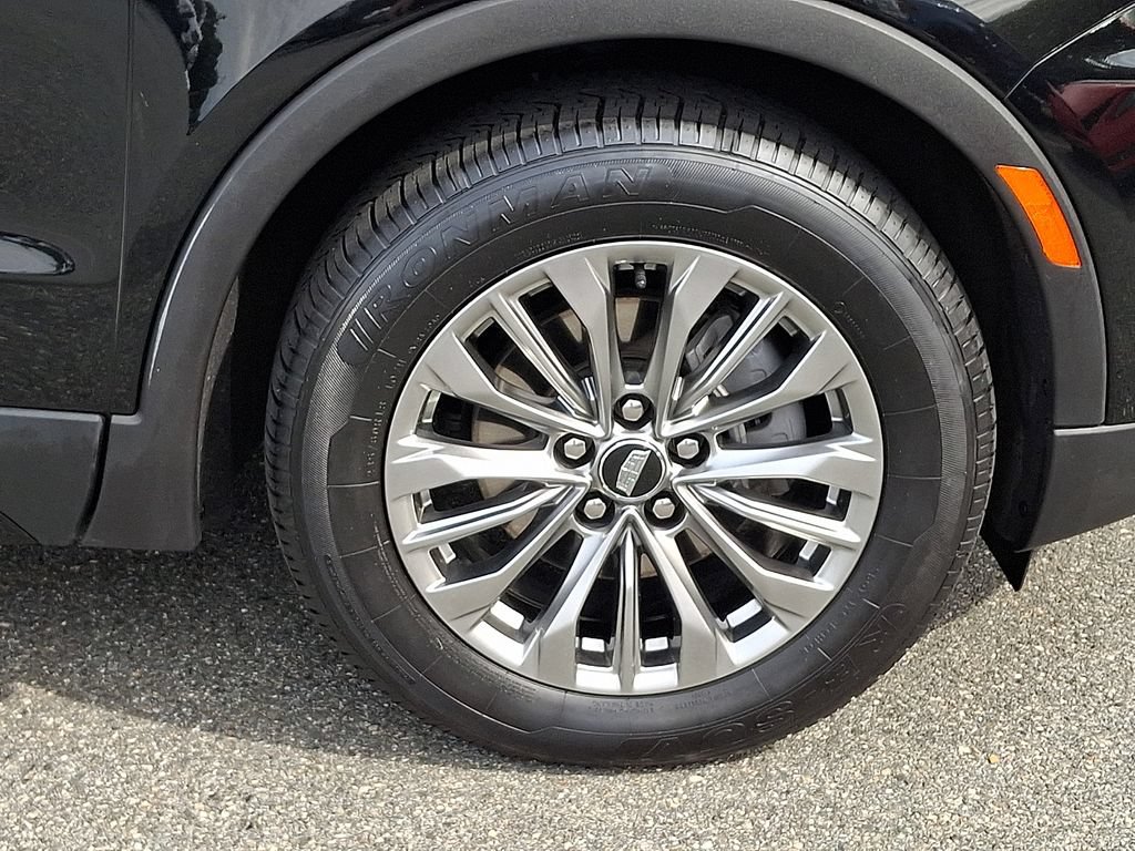 Used 2024 Cadillac XT4 Premium Luxury AWD/4WD image 8