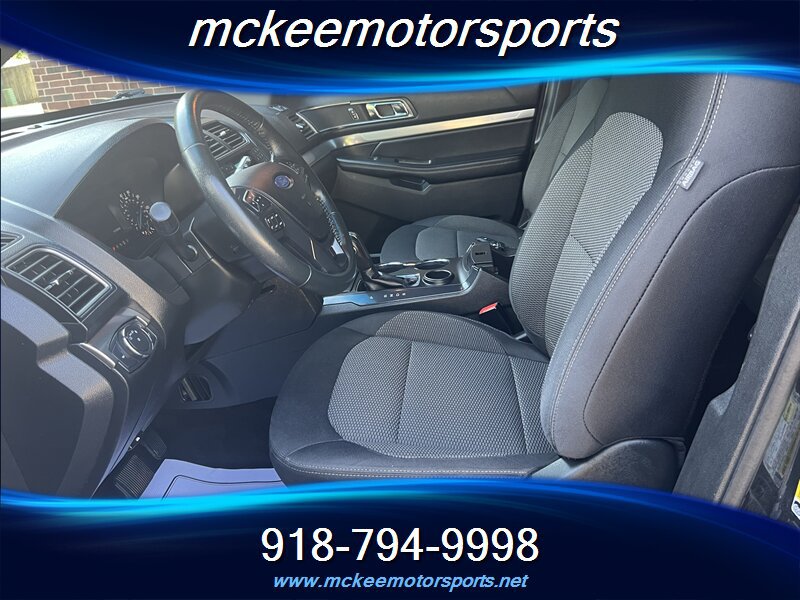 Used 2018 Ford Explorer XLT FWD image 12
