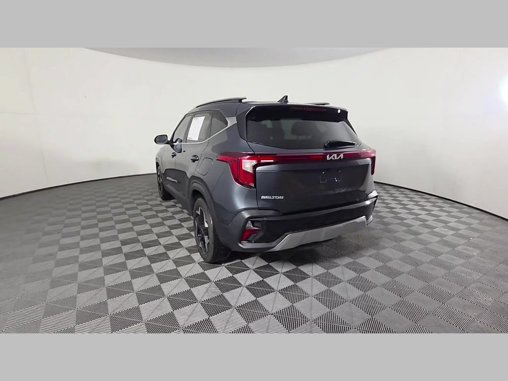 Used 2024 Kia Seltos EX FWD image 42