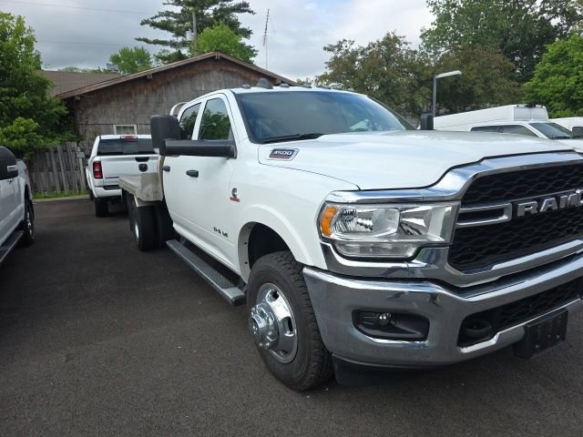 Used 2022 RAM 3500 Tradesman w/ Chrome Appearance Group AWD/4WD image 4