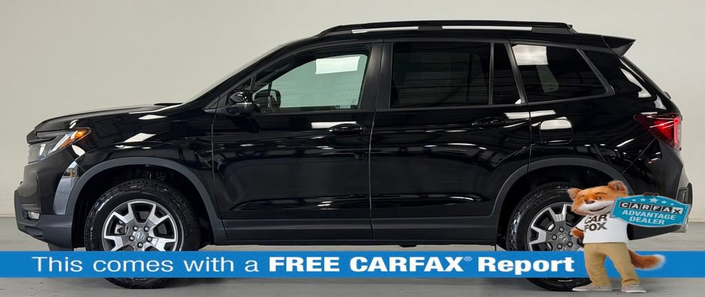 Used 2023 Honda Passport TrailSport image 2