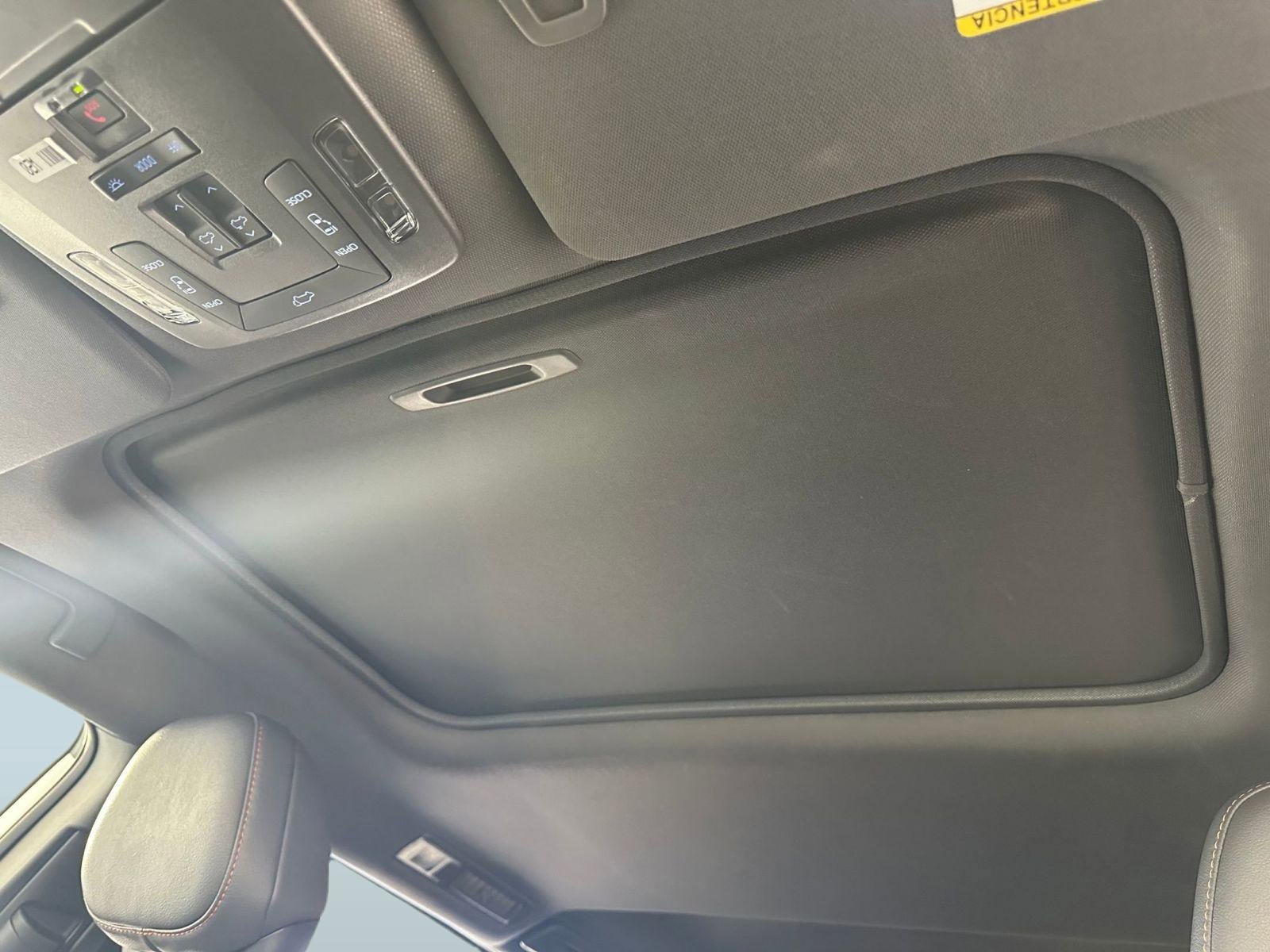 Used 2023 Toyota Sienna XSE image 13