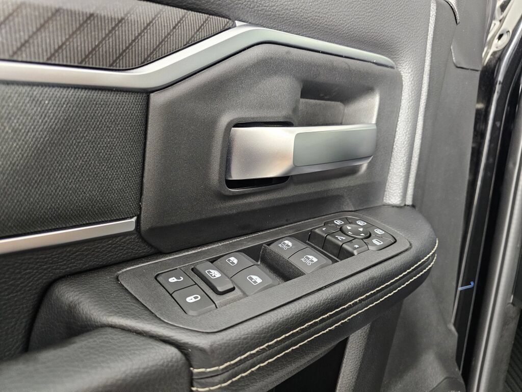 New 2026 RAM 2500 Big Horn AWD/4WD image 21