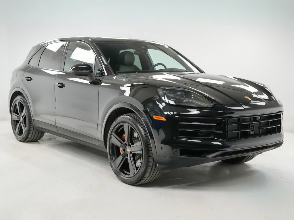 Used 2025 Porsche Cayenne E-Hybrid w/ Premium Package image 8