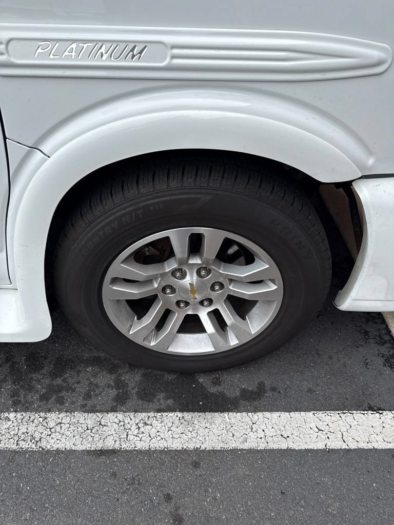 Used 2014 Chevrolet Express 1500 AWD image 50