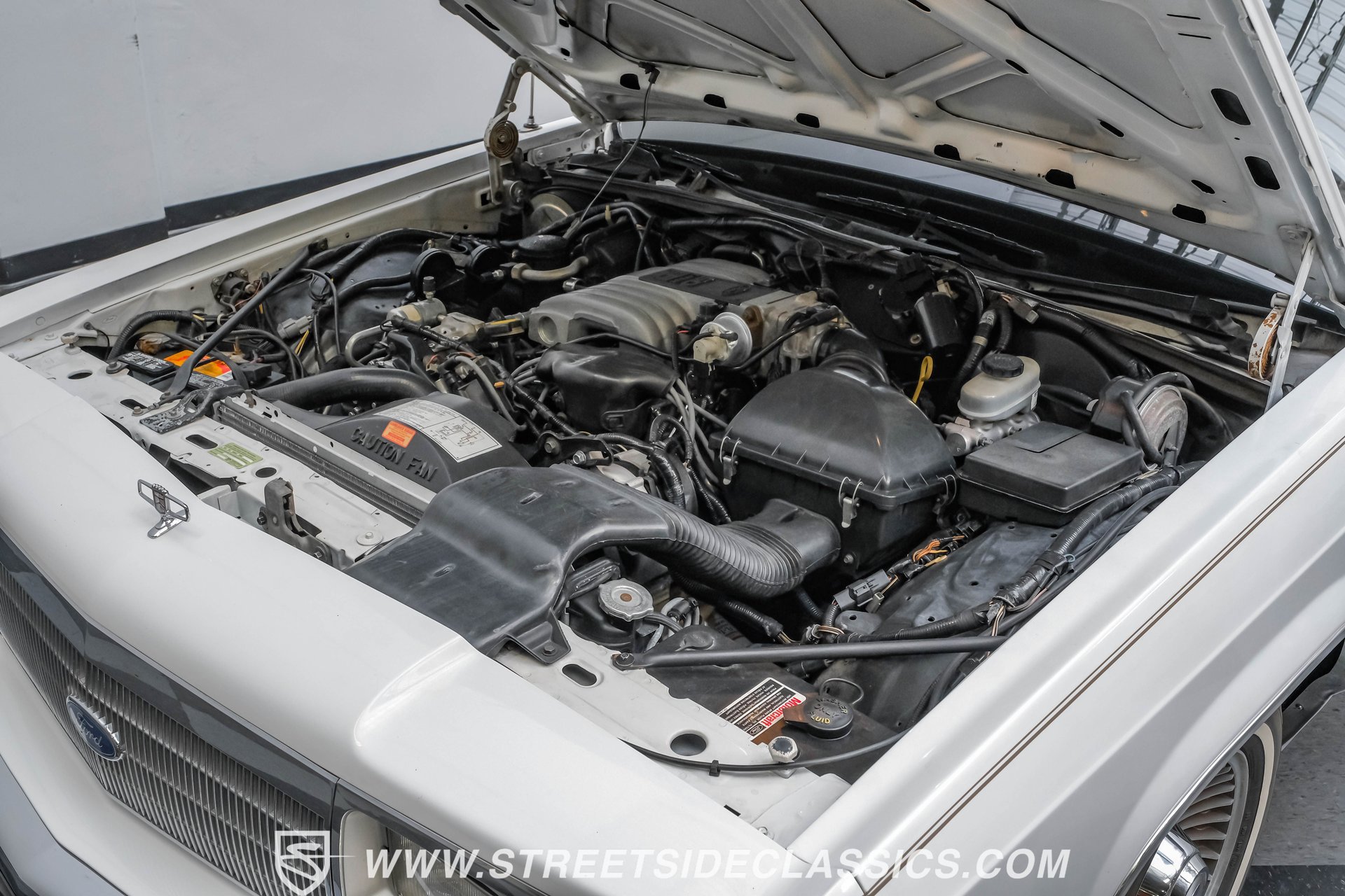 Used 1990 Ford LTD Crown Victoria image 37